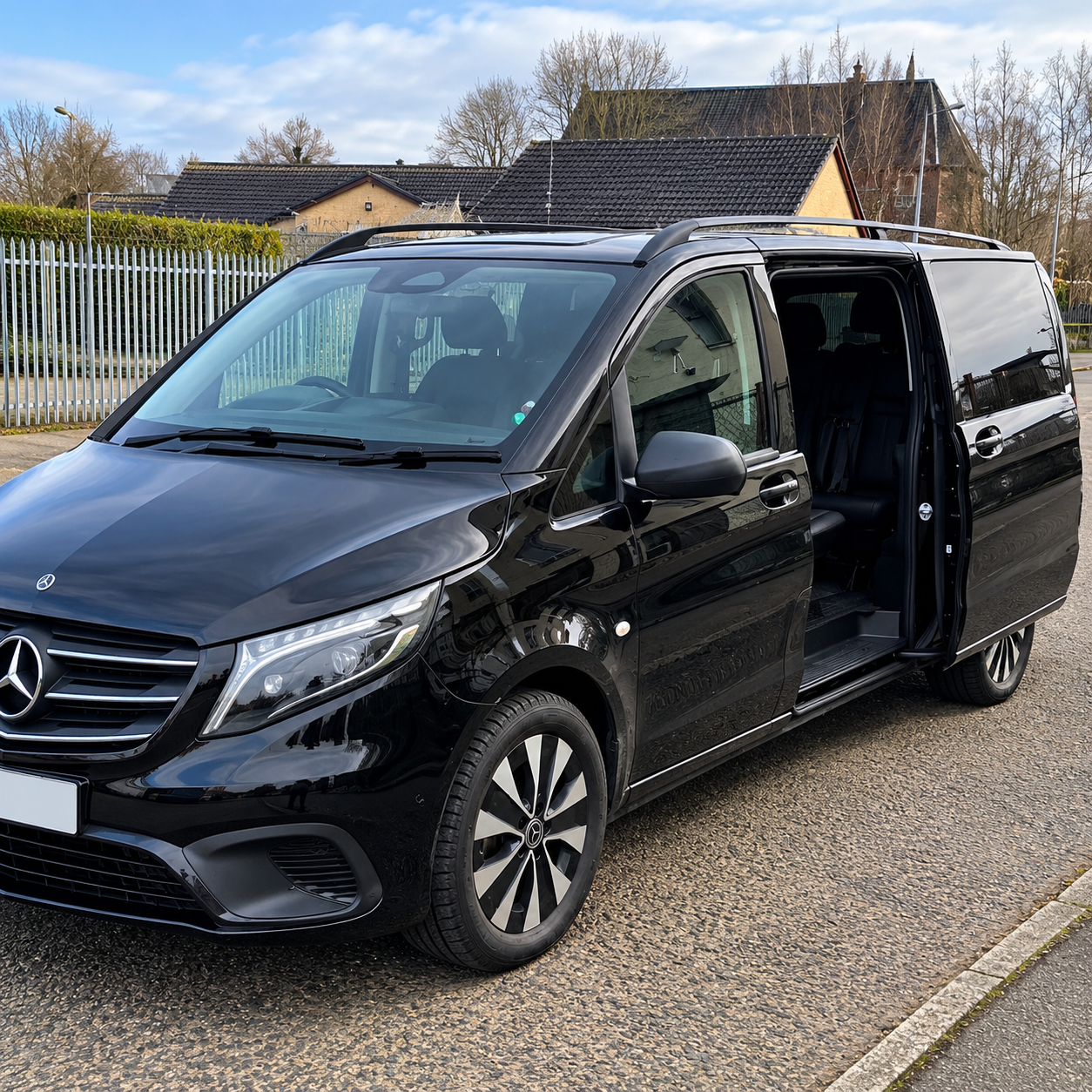 Raz Private Hire Mercedes vehicle for Aberdeen Airport transfers